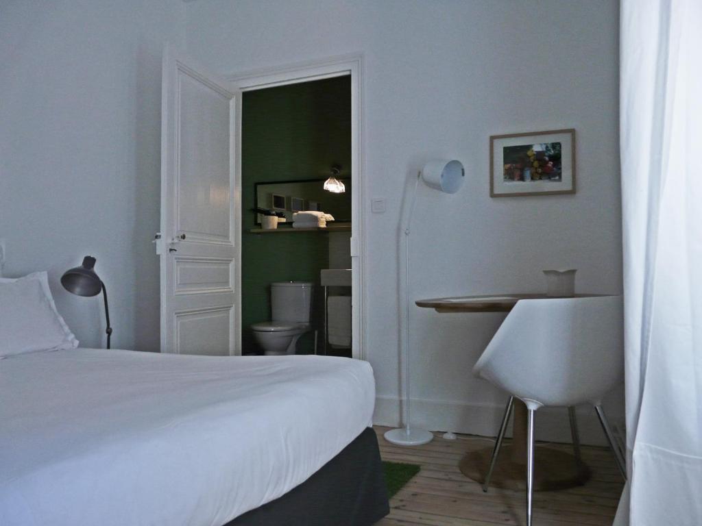 Hôtel Courtille de Solutré Habitación foto